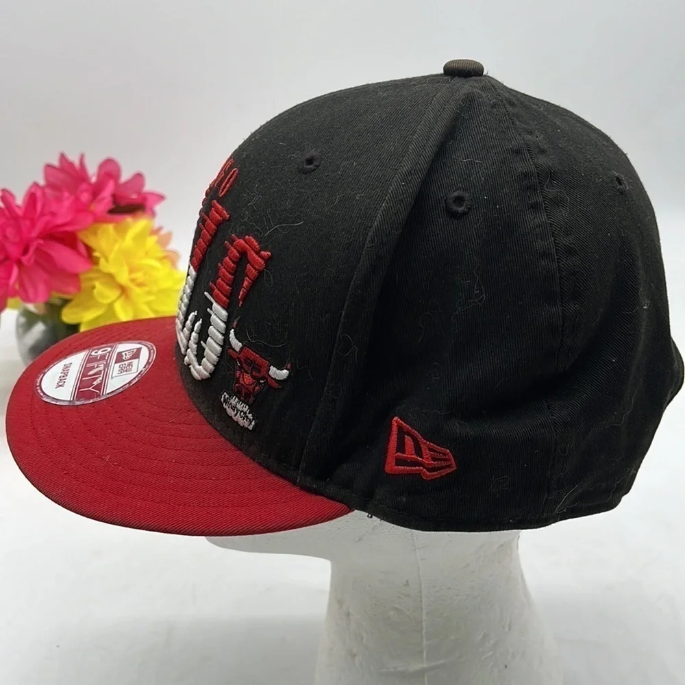 Chicago Bulls Hat 1996 Autographed by John Sally Vintage HT3288B